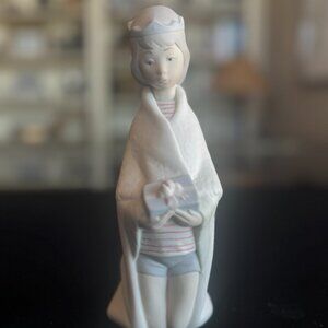 Lladro Children’s Nativity, Kneeling Girl with Gift, Bisque Porcelain - Vintage